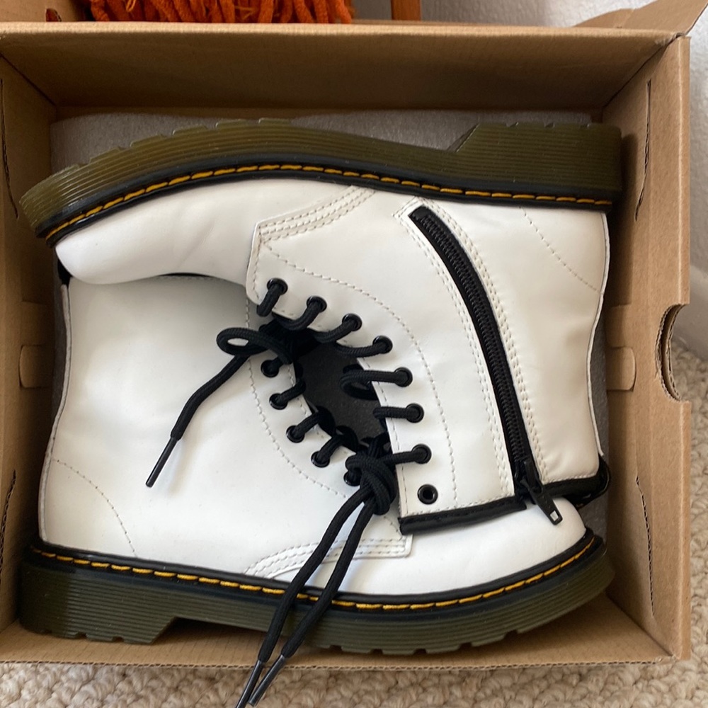 Dr Martens 1460 J white leather. Brand new.
